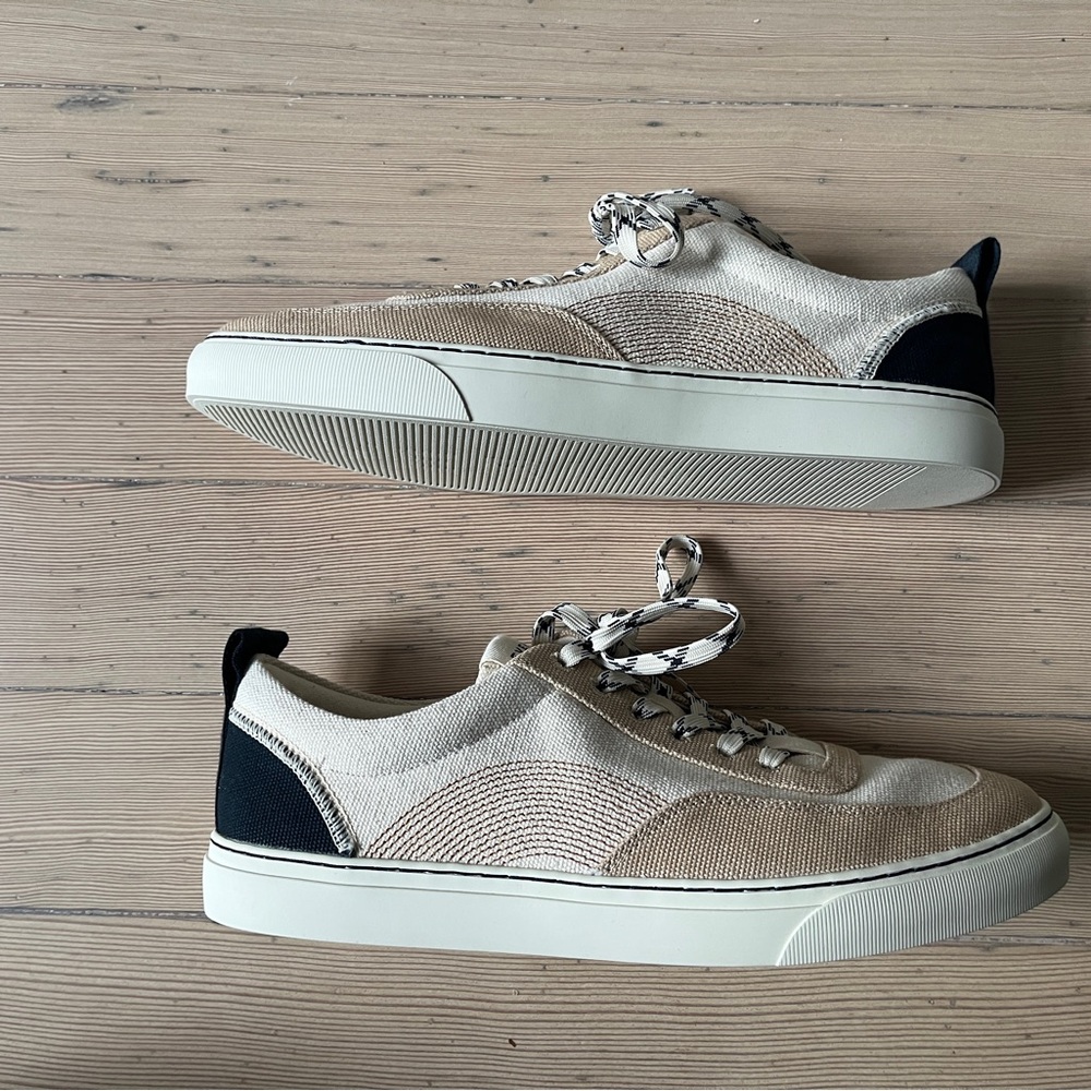 Everlane - The Tread-Bare Sneaker (M9/W11, unworn, brand new)